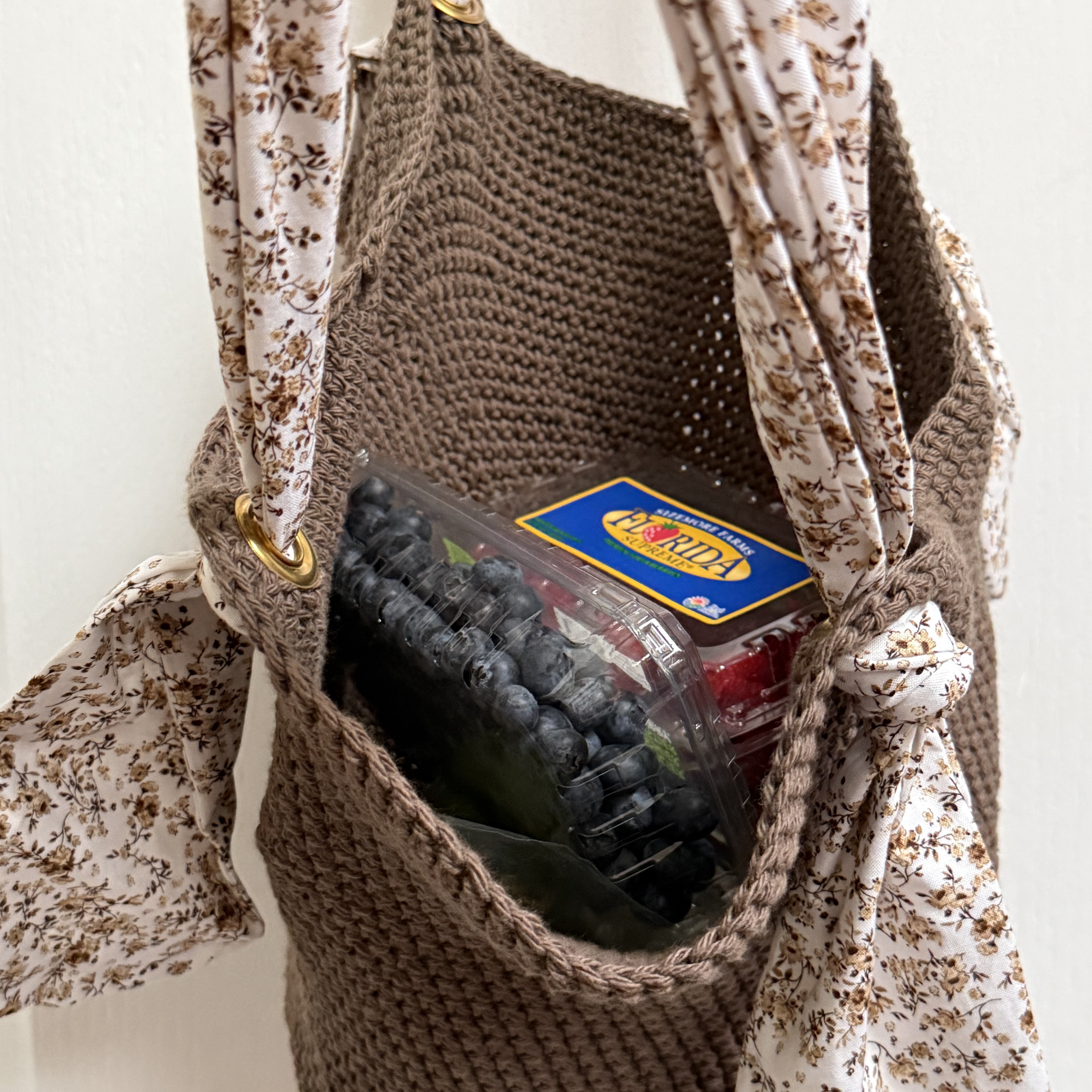 Mocha Picnic Tote image 9